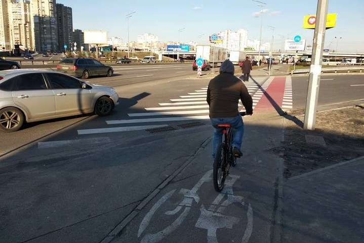 Велосипедист в Киеве: задача - выжить