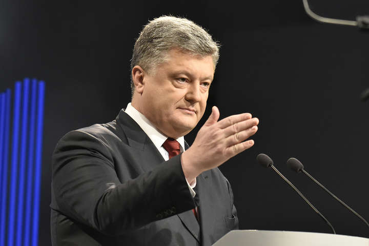 Порошенко заявив, що РФ буде змушена ввести миротворців ООН на Донбас