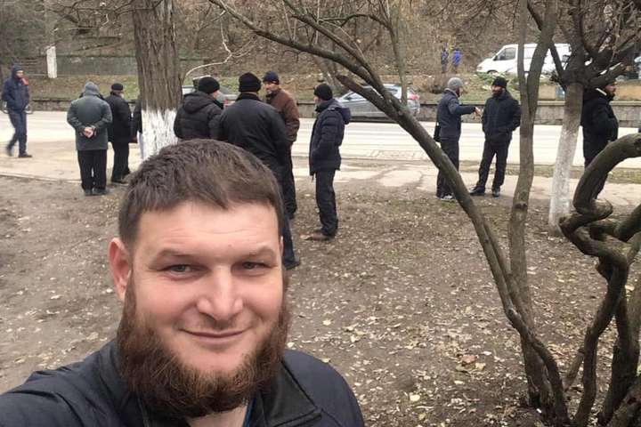 Окупанти затримали двох кримських татар