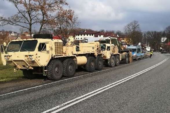 У Польщі зіткнулися військові автомобілі армії США (ФОТО)