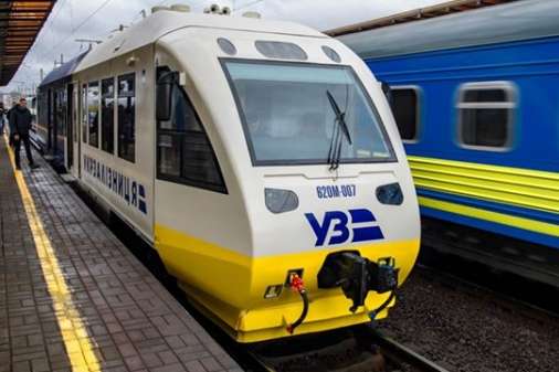  «Укрзалізниця» на Великодні та травневі свята призначила сім додаткових поїздів