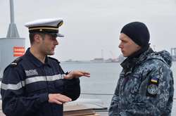 Українські курсанти проходять стажування на мінному тральщику НАТО