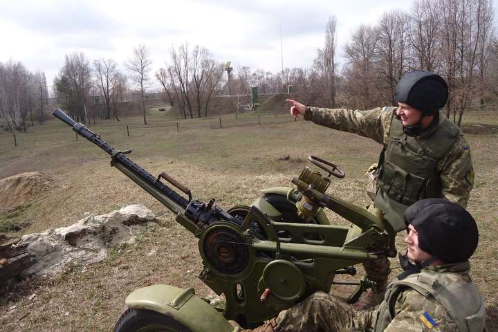 На Київщині зенітні ракетні війська тренуються відбивати удар противника (фото)