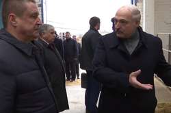  Білоруський президент, звертаючись до міністра сільського господарства Леоніда Зайця, сказав: &laquo;Навіщо ви мене сюди привезли?&raquo; 