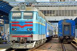 Призначено додаткові поїзди з Києва на Великодні та травневі свята (список)