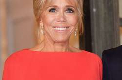 Как кинозвезда: 65-летняя Бриджит Макрон очаровала сеть стильным красным луком