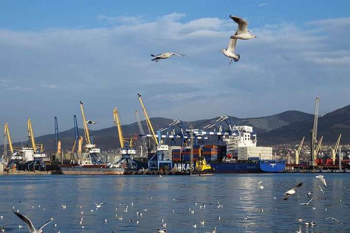 Двоє українських моряків потрапили у скрутну ситуацію в турецькому порту