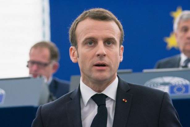 У Франції три міністри пішли у відставку