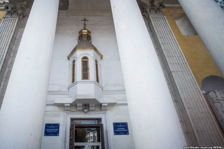 В окупованому Криму хочуть виселити з будівлі єдиний в Сімферополі храм Православної церкви України