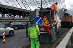 Рух Південним мостом буде обмежено майже на місяць 