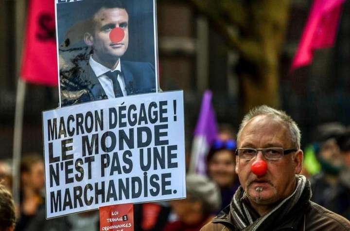 Профспілки у Франції готують протести через реформу державної служби