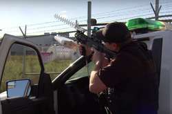 Електромагнітна зброя не має летального впливу на людей, однак здатна вивести з ладу будь-яку техніку