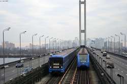 В Киеве почти на месяц ограничат движение по Южному мосту