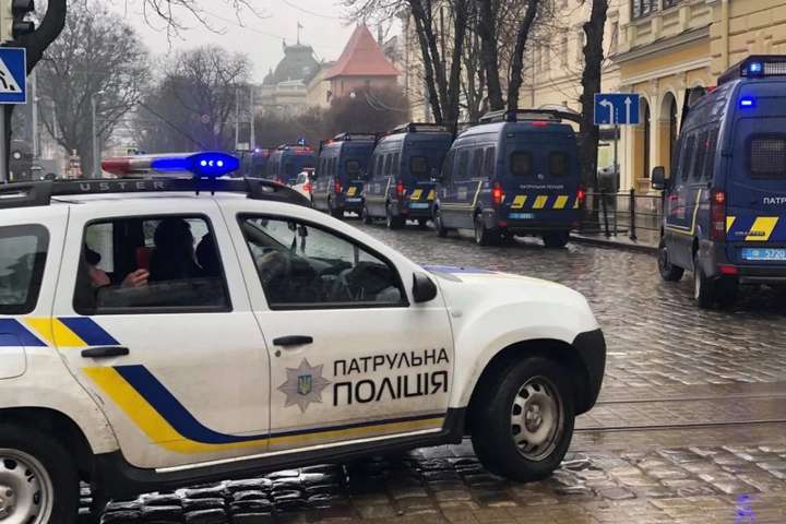У Львові задіяні безпрецедентні заходи безпеки через візит Порошенка (фото)