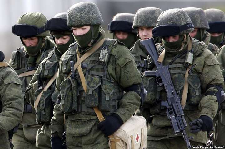 Росія проводить в Криму масштабні військові навчання
