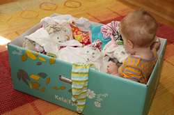 Управління соцзахисту заборгували молодим київським мамам вже близько 1000 наборів