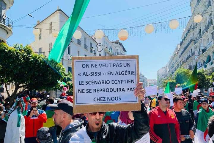 В Алжирі відбулися наймасовіші акції протесту проти Бутефліки
