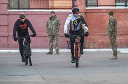  Кличко прибув на виборчу дільницю в Київському військовому ліцеї імені Івана Богуна о восьмій ранку 
