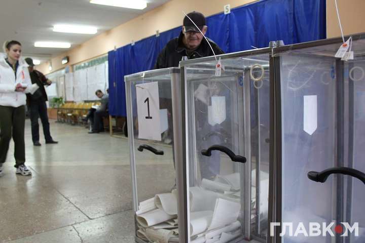 В Киеве женщина родила прямо на избирательном участке