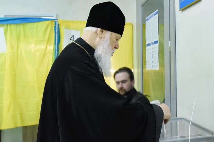 Патриарх Филарет проголосовал на выборах (фото)