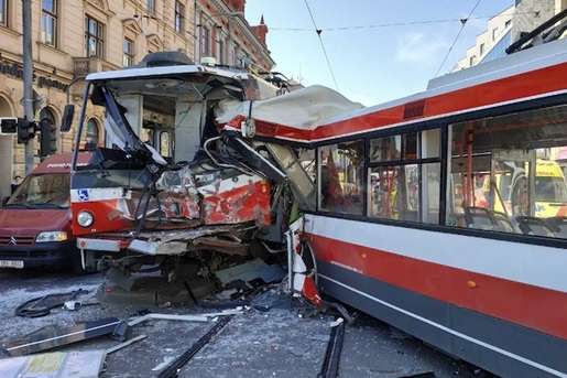 У Чехії зіткнулися трамвай і тролейбус, 25 людей постраждали 