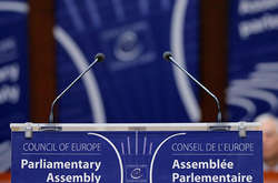 У день голосування в різних регіонах України перебувало 16 команд спостерігачів від ПАРЄ