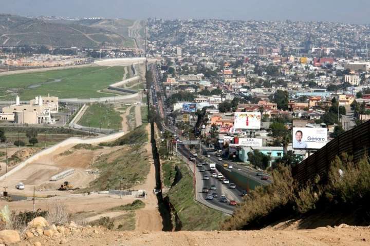 Адміністрація Трампа прискорить повернення нелегальних мігрантів в Мексику
