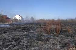 Завдана матеріальна шкода та причина займання встановлюються