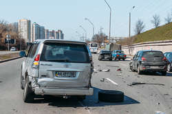 У Toyota відпало колесо і пом'ялася задня частина