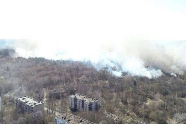 У Чорнобильській зоні сталася масштабна пожежа. Залучено авіацію