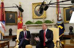  Дональд Трамп зустрівся у Білому домі з генеральним секретарем НАТО Єнсом Столтенбергом 