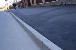 У Вінниці облаштовують тротуари (фото)