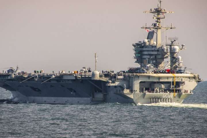 Американський авіаносець USS Abraham Lincoln почав світове турне