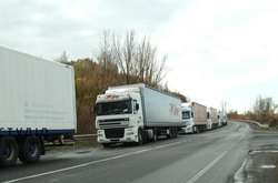  Держприкордонслужба: На кордоні зі Словаччиною черга з фур