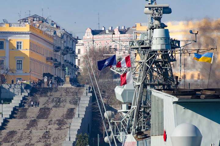 Фрегати НАТО побували в Одесі: опубліковані вражаючі фото з кораблів