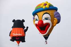 Голова клоуна и слон с короной. Как в Малайзии проходил фестиваль воздушных шаров