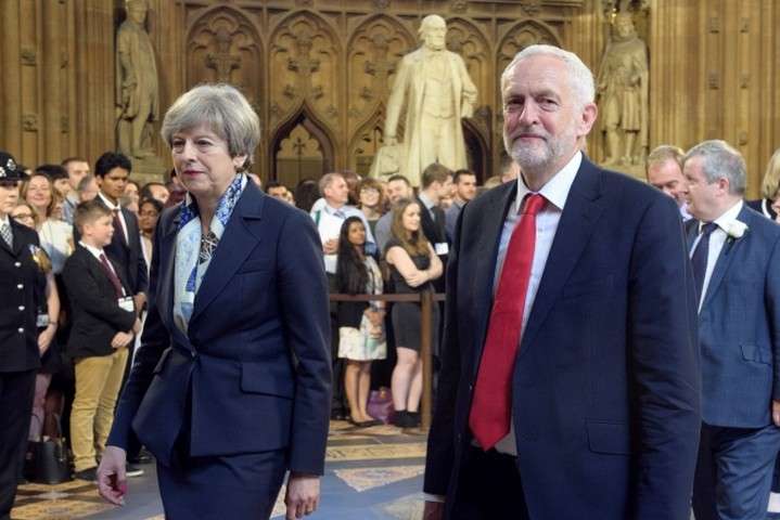 Прем'єр Британії та лідер опозиції назвали «конструктивними» перемовини щодо Brexit
