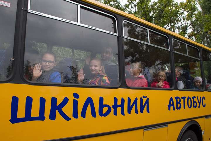 Кабмін виділив 325 млн грн для закупівлі шкільних автобусів