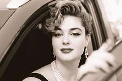 Пышнотелая Мэрилин Монро: яркие фото плюс-сайз модели Стефании Феррарио