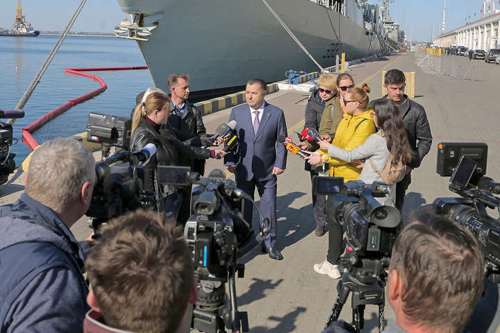 Полторак: кораблі НАТО на постійній основі заходитимуть у порти України