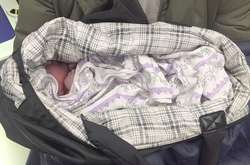 У Києві чоловік знайшов сумку із немовлям (фото)
