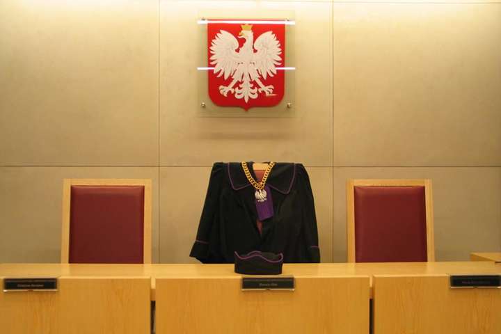 ЄС стає на захист суддів у Польщі