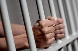 До довічного ув’язнення засуджено вбивцю, який закопував своїх жертв у лісі під Києвом