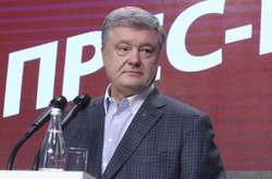 Порошенко готов к дебатам при любой погоде и на любом поле, – журналистка