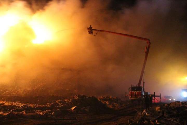 У Хмельницькому сталася пожежа на сміттєзвалищі