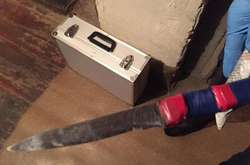 Правоохоронці виявили ніж, яким зловмисник, імовірно, вдарив потерпілого