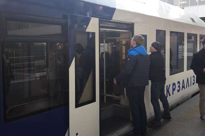 Пасажири скаржаться на чергову поломку експреса до «Борисполя» (фото)
