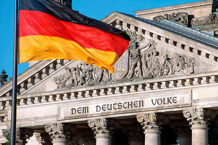 У Бундестазі заборонять приносити зброю