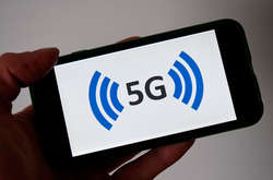 Експерт розповів як США борються з Китаєм за 5G