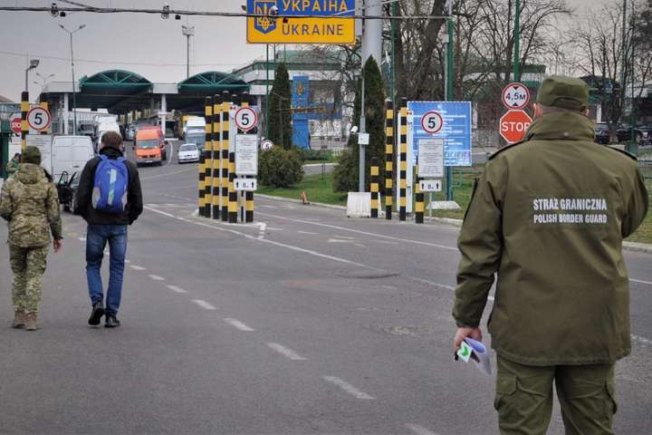 В Польше задержали украинца, пытавшегося перейти границу задом наперед